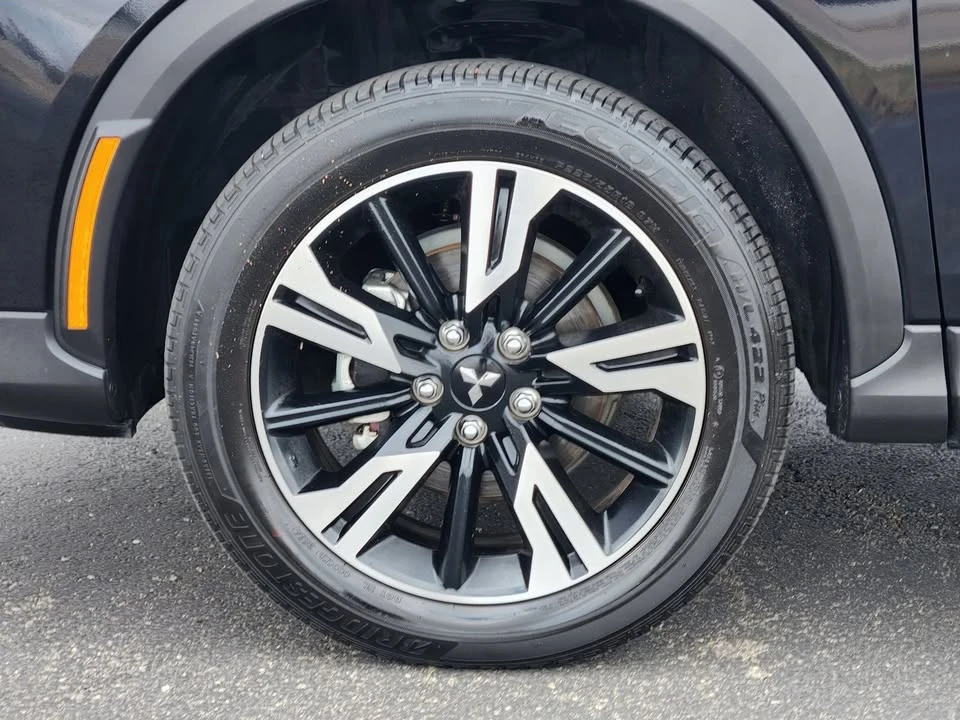 2025 Mitsubishi Eclipse Cross - Image 9 of 20