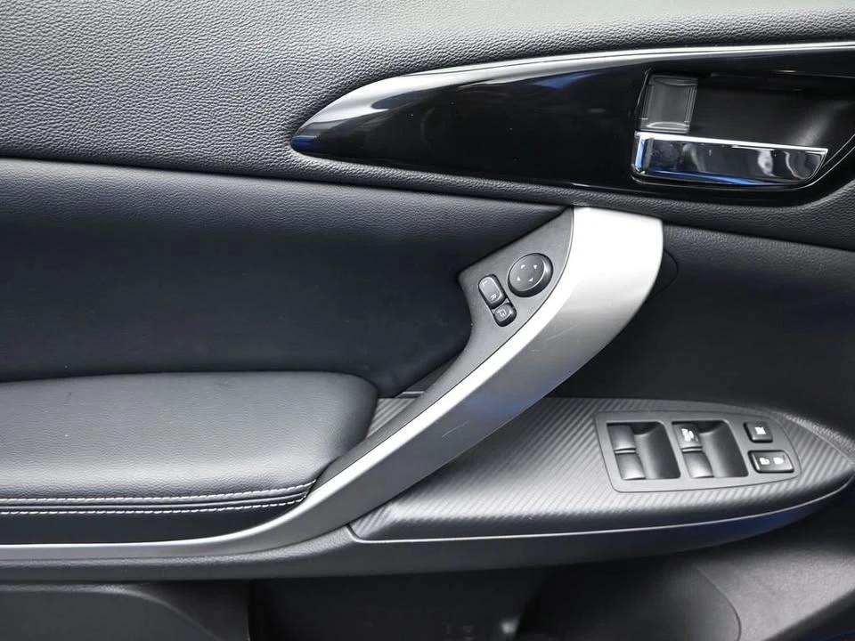 2025 Mitsubishi Eclipse Cross - Image 18 of 20