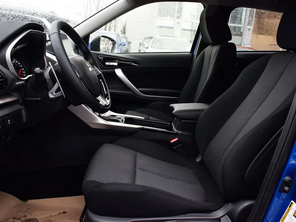 2025 Mitsubishi Eclipse Cross - Image 13 of 17