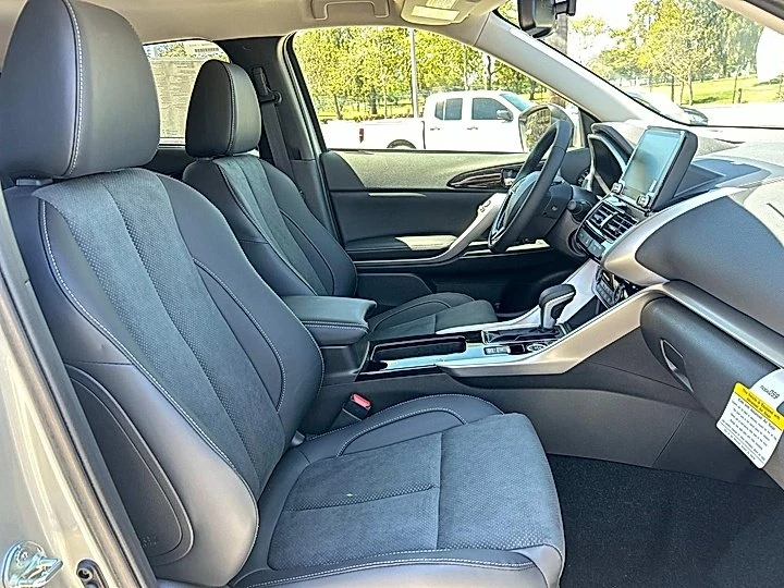 2025 Mitsubishi Eclipse Cross - Image 11 of 20