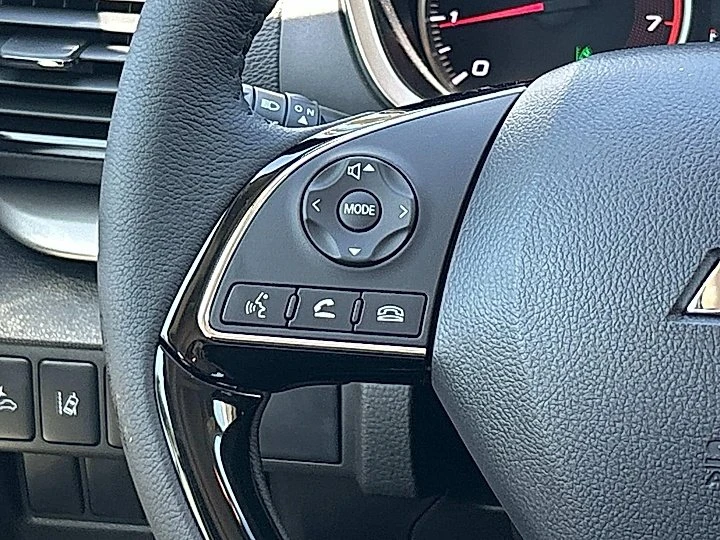 2025 Mitsubishi Eclipse Cross - Image 6 of 20