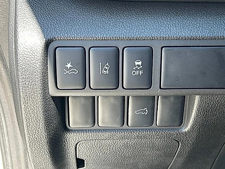 2025 Mitsubishi Eclipse Cross - Image 19 of 20