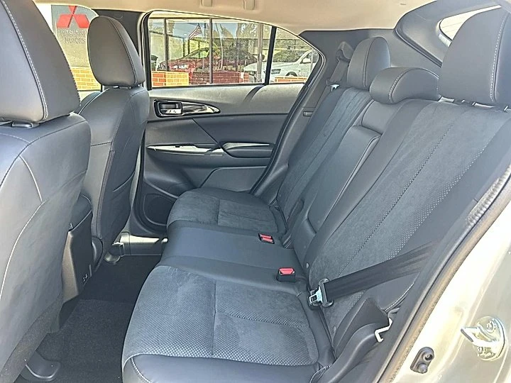2025 Mitsubishi Eclipse Cross - Image 3 of 20