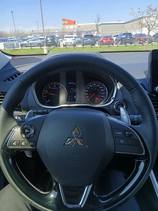 2025 Mitsubishi Eclipse Cross - Image 3 of 5