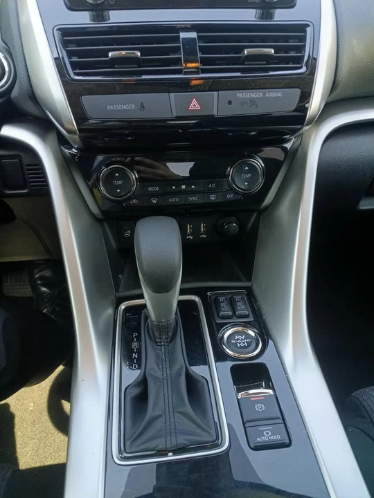 2025 Mitsubishi Eclipse Cross - Image 4 of 5