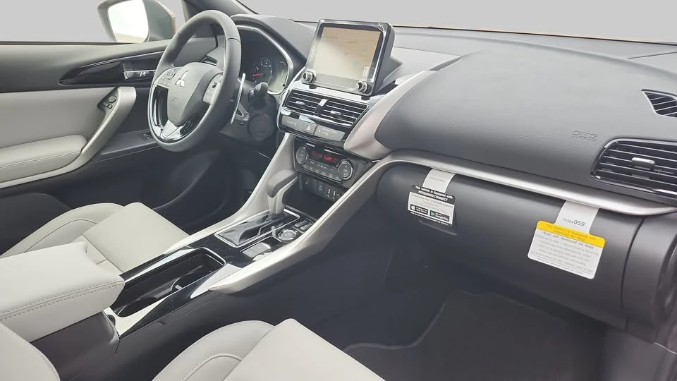2025 Mitsubishi Eclipse Cross - Image 12 of 13