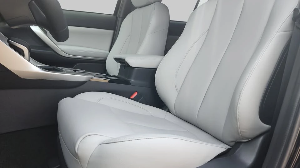 2025 Mitsubishi Eclipse Cross - Image 8 of 13