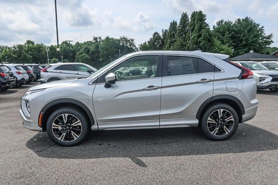 2025 Mitsubishi Eclipse Cross - Image 2 of 6