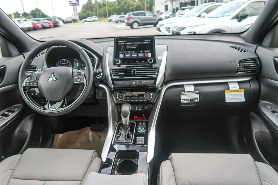 2025 Mitsubishi Eclipse Cross - Image 5 of 6