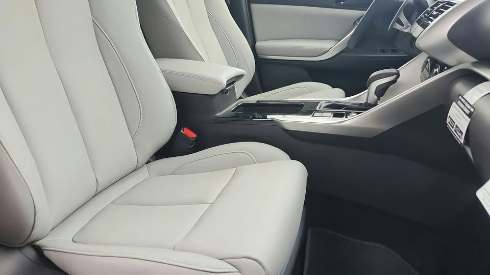 2025 Mitsubishi Eclipse Cross - Image 7 of 12