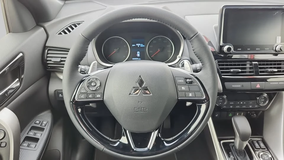 2025 Mitsubishi Eclipse Cross - Image 7 of 8