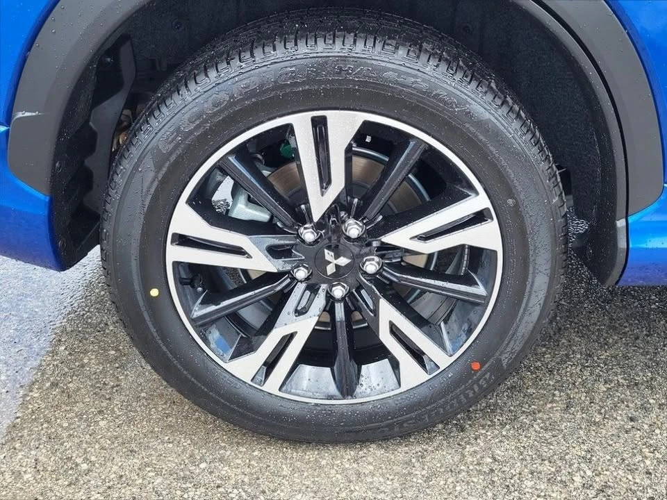 2025 Mitsubishi Eclipse Cross - Image 8 of 15