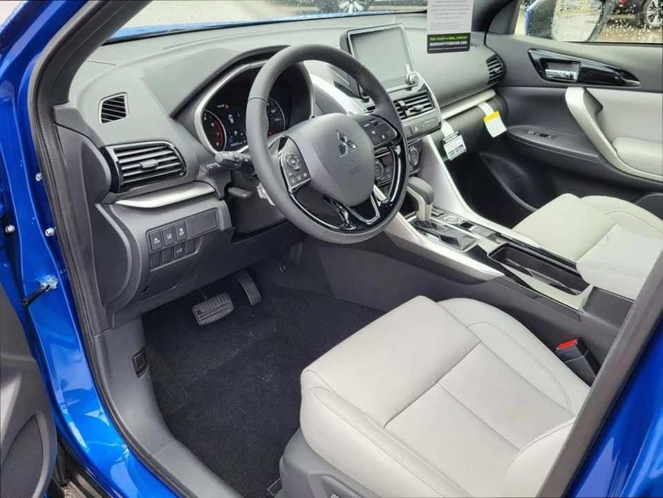 2025 Mitsubishi Eclipse Cross - Image 12 of 15