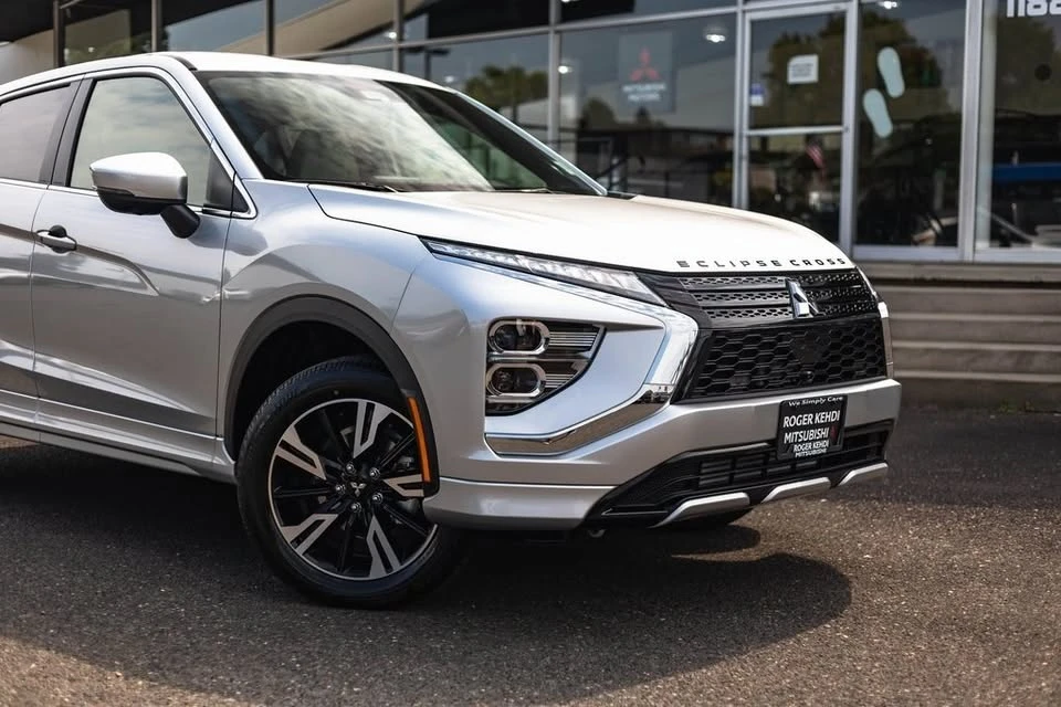 2025 Mitsubishi Eclipse Cross - Image 3 of 20