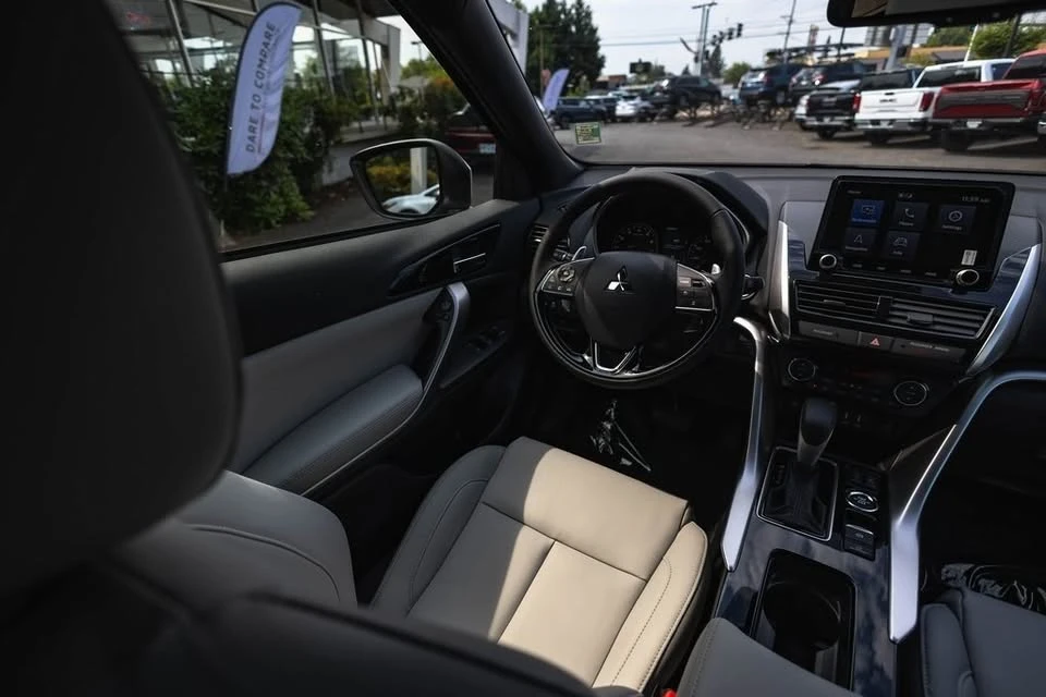 2025 Mitsubishi Eclipse Cross - Image 14 of 20