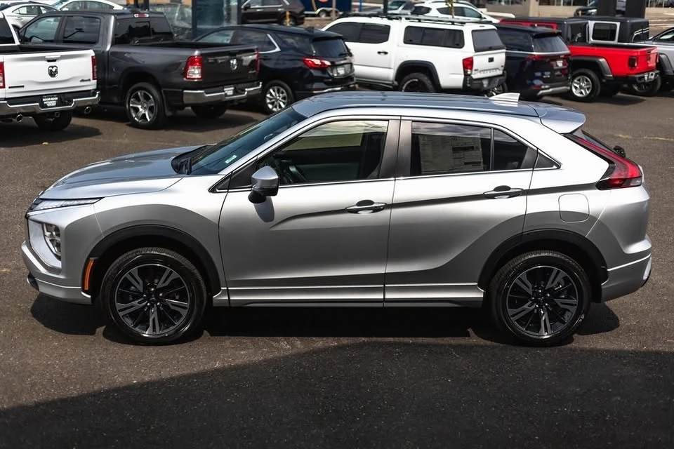 2025 Mitsubishi Eclipse Cross - Image 11 of 20