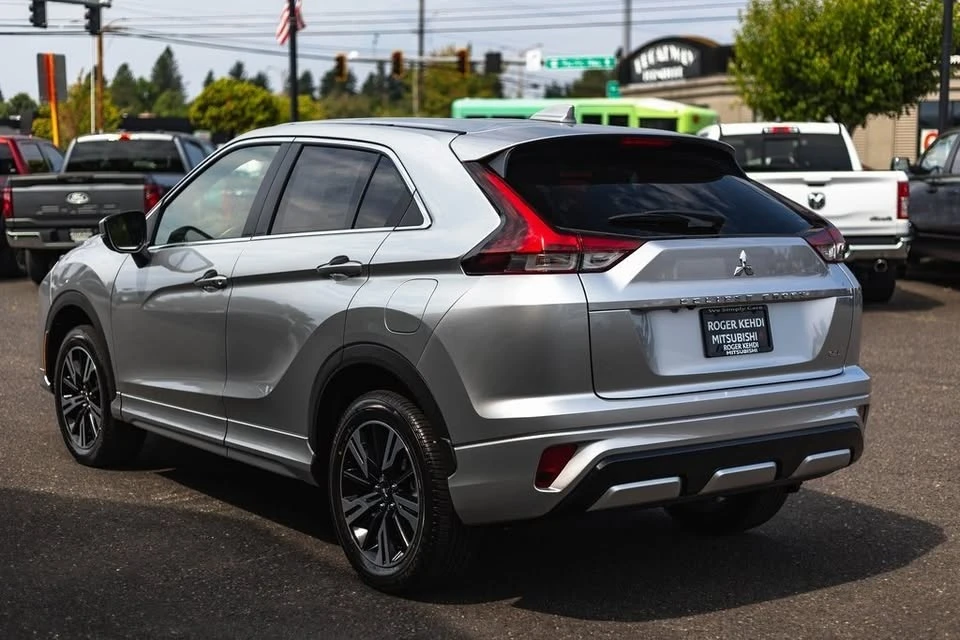 2025 Mitsubishi Eclipse Cross - Image 10 of 20