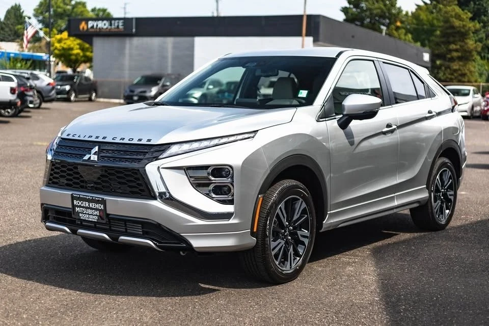 2025 Mitsubishi Eclipse Cross - Image 4 of 20