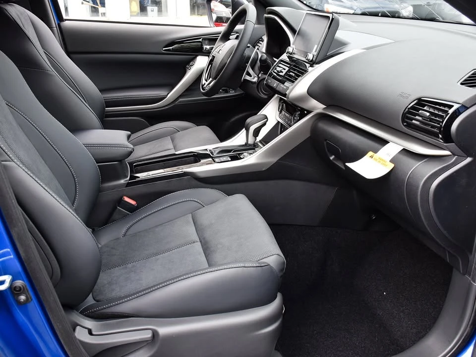 2025 Mitsubishi Eclipse Cross - Image 10 of 20