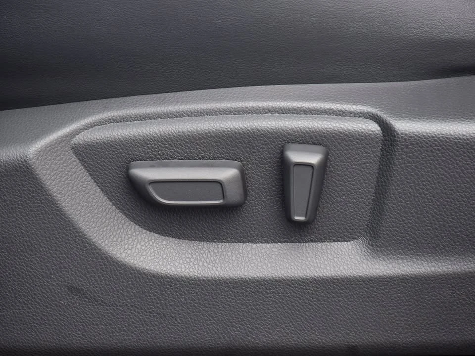 2025 Mitsubishi Eclipse Cross - Image 9 of 20