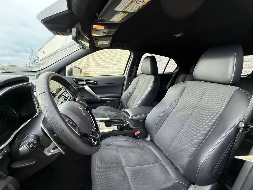2025 Mitsubishi Eclipse Cross - Image 10 of 18