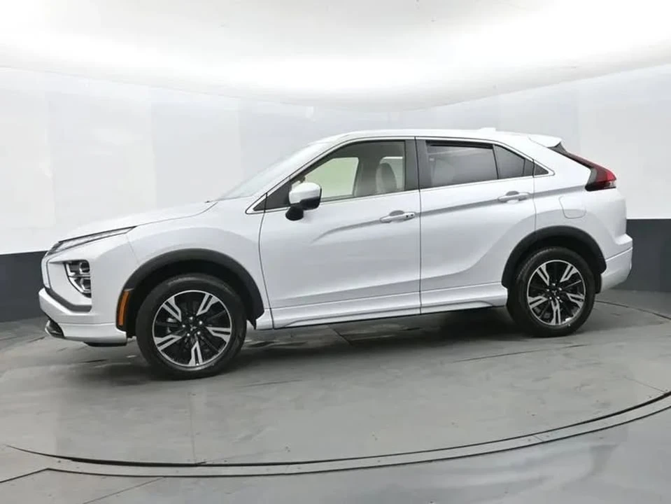 2025 Mitsubishi Eclipse Cross - Image 5 of 8