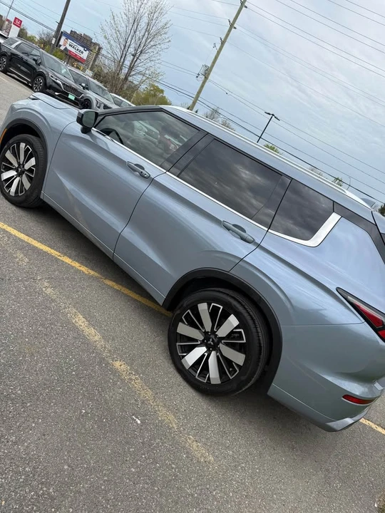 2025 Mitsubishi Outlander - Image 3 of 6