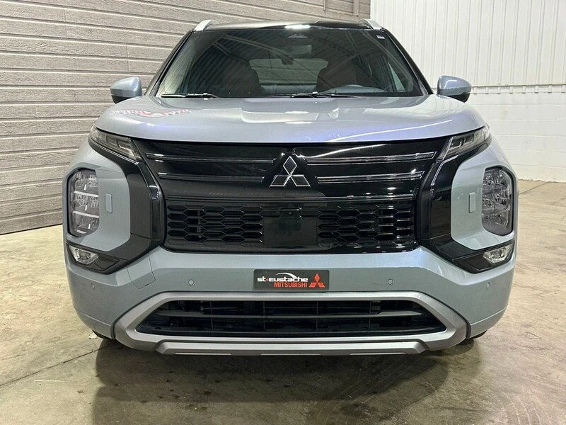 2025 Mitsubishi Outlander - Image 5 of 12