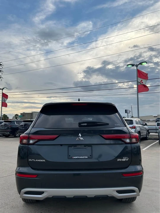 2025 Mitsubishi Outlander - Image 6 of 15