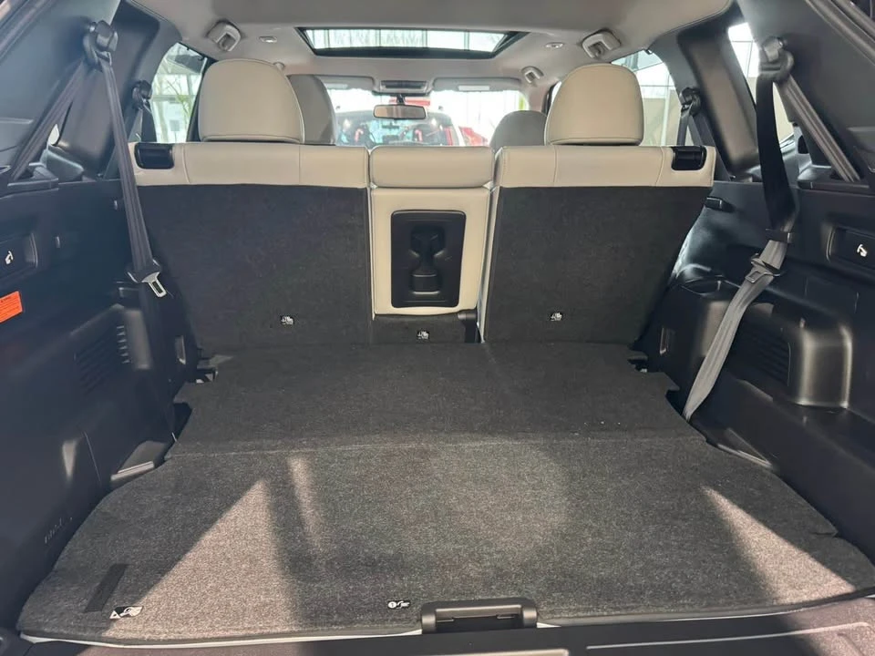 2025 Mitsubishi Outlander - Image 9 of 11