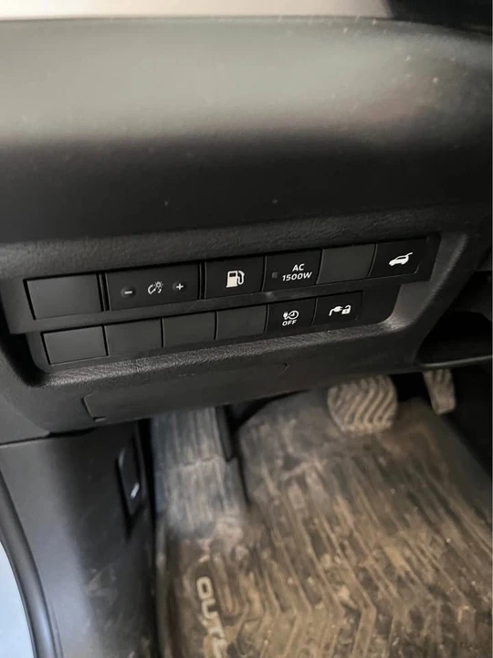2025 Mitsubishi Outlander - Image 13 of 13