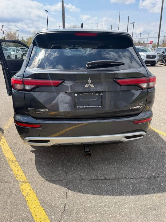 2025 Mitsubishi Outlander - Image 4 of 6