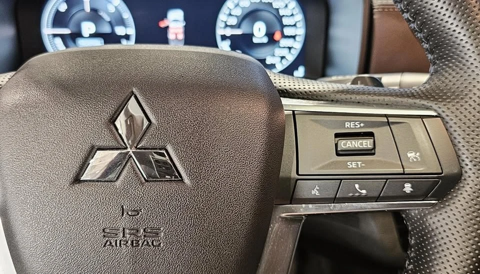 2025 Mitsubishi Outlander - Image 19 of 19