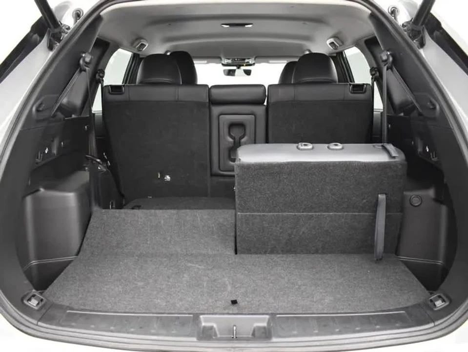 2025 Mitsubishi Outlander - Image 7 of 8