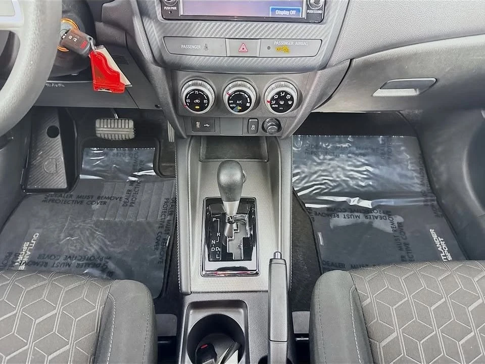 2025 Mitsubishi Outlander - Image 11 of 11