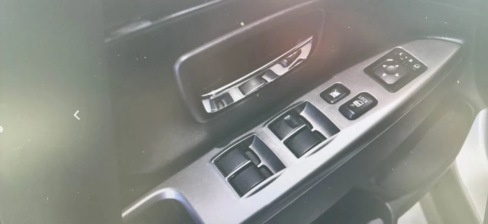 2025 Mitsubishi Outlander - Image 9 of 9