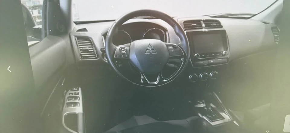 2025 Mitsubishi Outlander - Image 8 of 9
