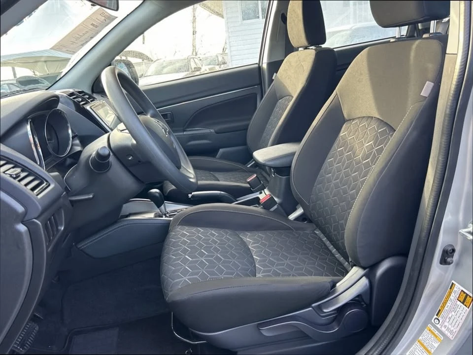 2025 Mitsubishi RVR - Image 10 of 19