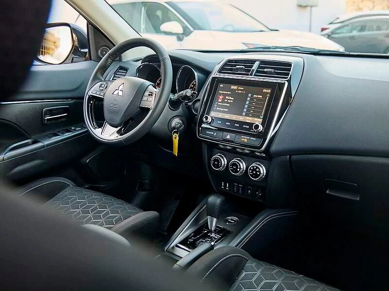 2025 Mitsubishi Eclipse Cross - Image 11 of 16