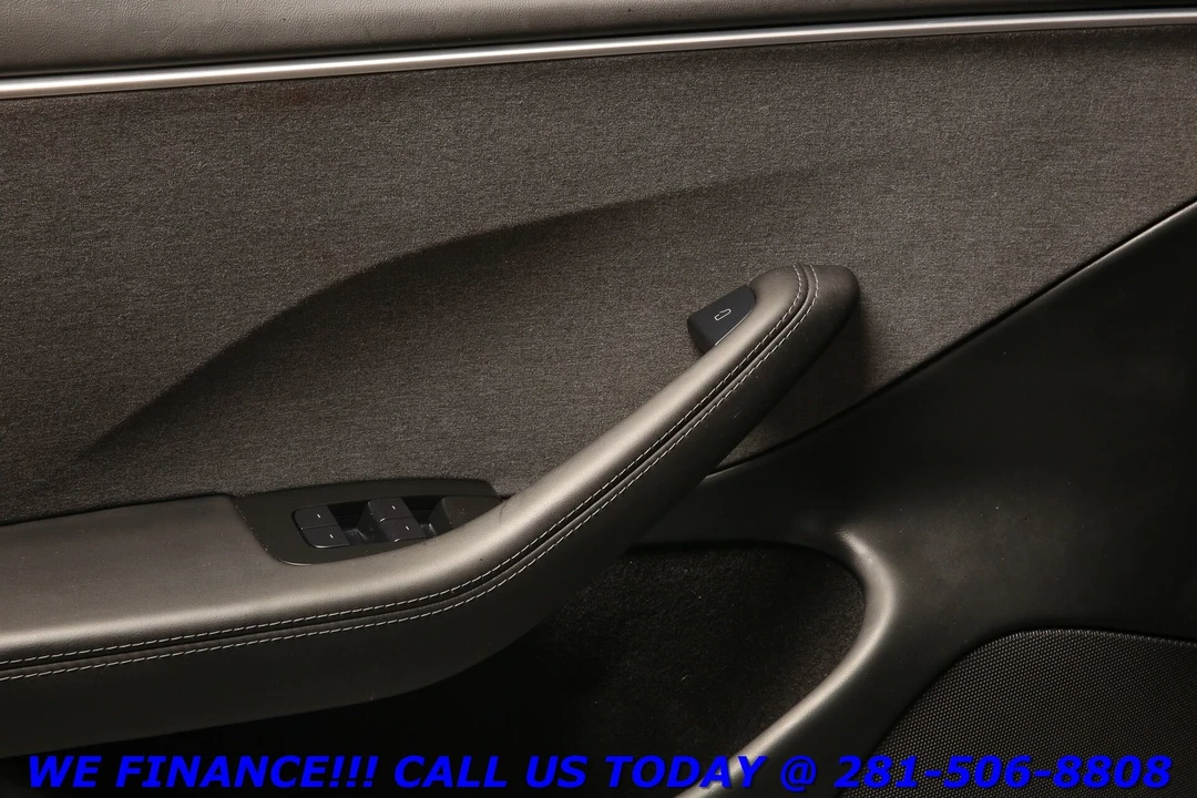 2025 Tesla Model 3 - Image 9 of 21