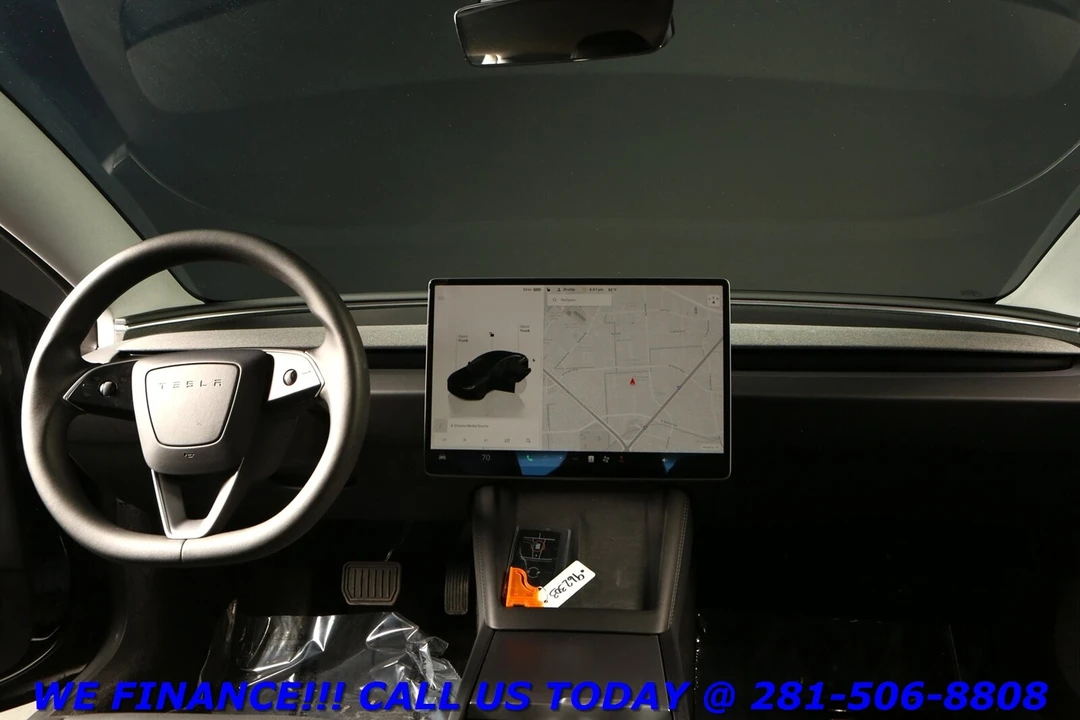 2025 Tesla Model 3 - Image 3 of 21