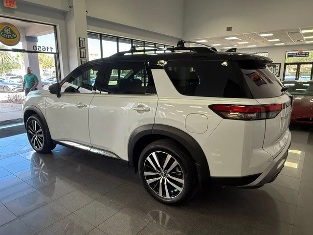 2025 Nissan Pathfinder 5th Gen - Image 3 of 12