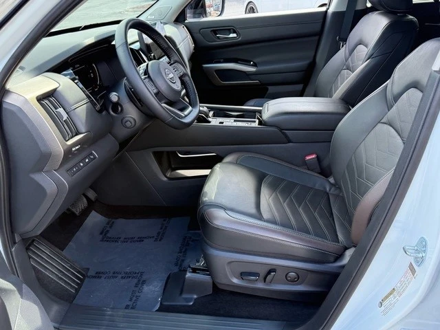 2025 Nissan Pathfinder 5th Gen - Image 11 of 12