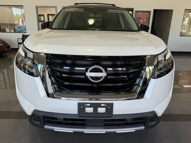 2025 Nissan Pathfinder 5th Gen - Image 7 of 12