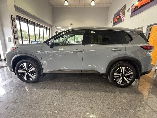 2025 Nissan Rogue - Image 2 of 12