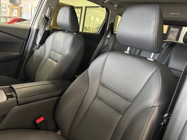 2025 Nissan Rogue - Image 5 of 12