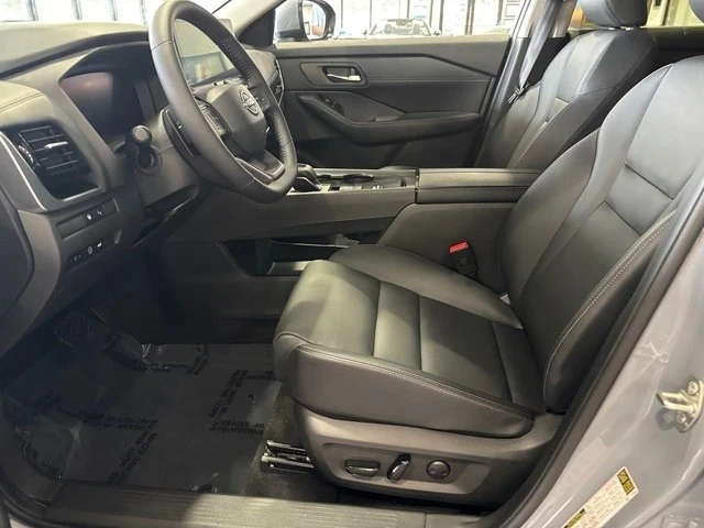 2025 Nissan Rogue - Image 4 of 12