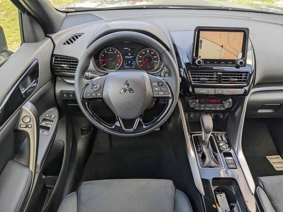 2025 Mitsubishi Eclipse Cross - Image 8 of 11