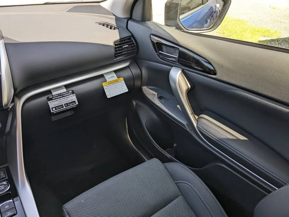 2025 Mitsubishi Eclipse Cross - Image 9 of 12