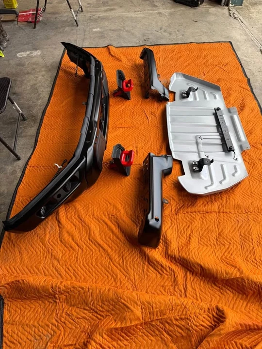 2025 Parts & Memorabilia Bodywork - Image 2 of 8